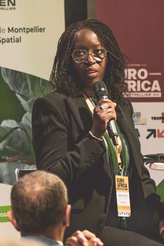 L’attribut alt de cette image est vide, son nom de fichier est DSCF5976-683x1024.jpg.