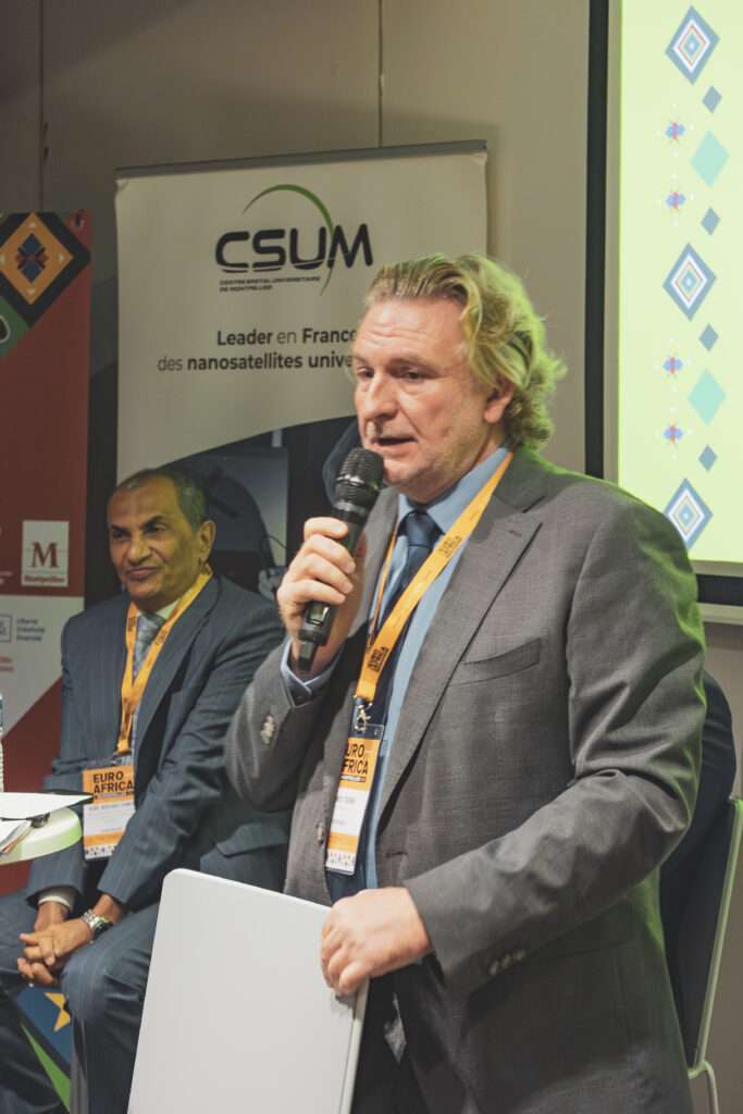 L’attribut alt de cette image est vide, son nom de fichier est DSCF5990-683x1024.jpg.